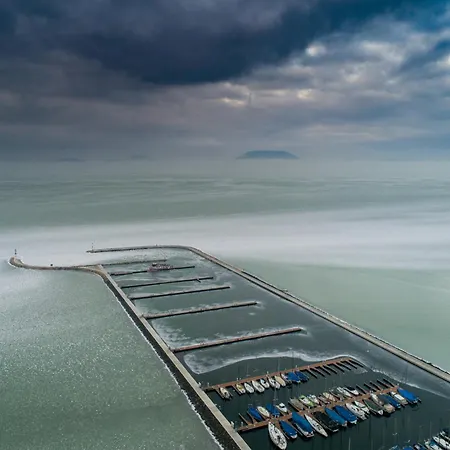 In 38170 Casa vacanze Balatonmáriafürdő